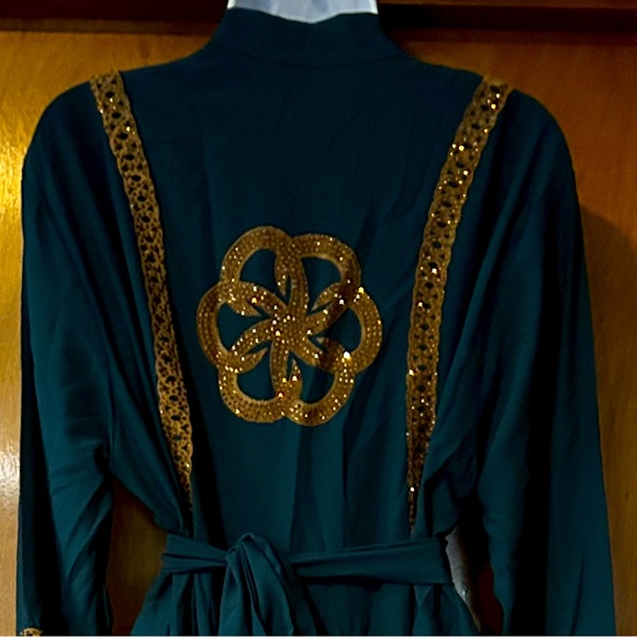 Elegant Green Maxi Dress - Picture 4 of 7